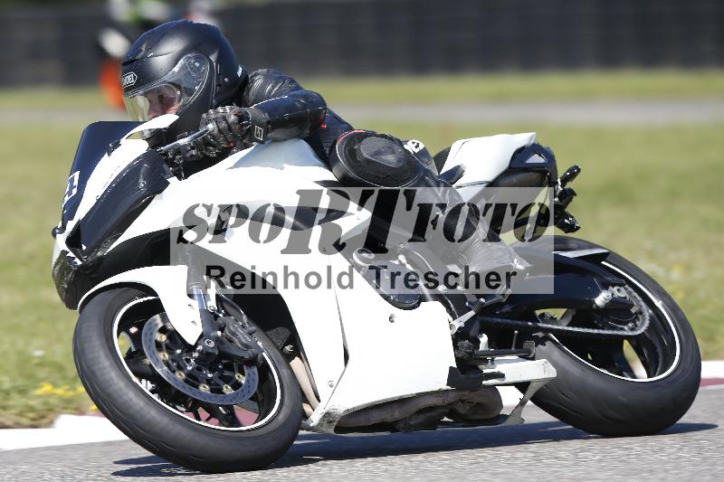 /Archiv-2025/48 25.08.2025 Cornu Master School ADR/gruen-vert/4